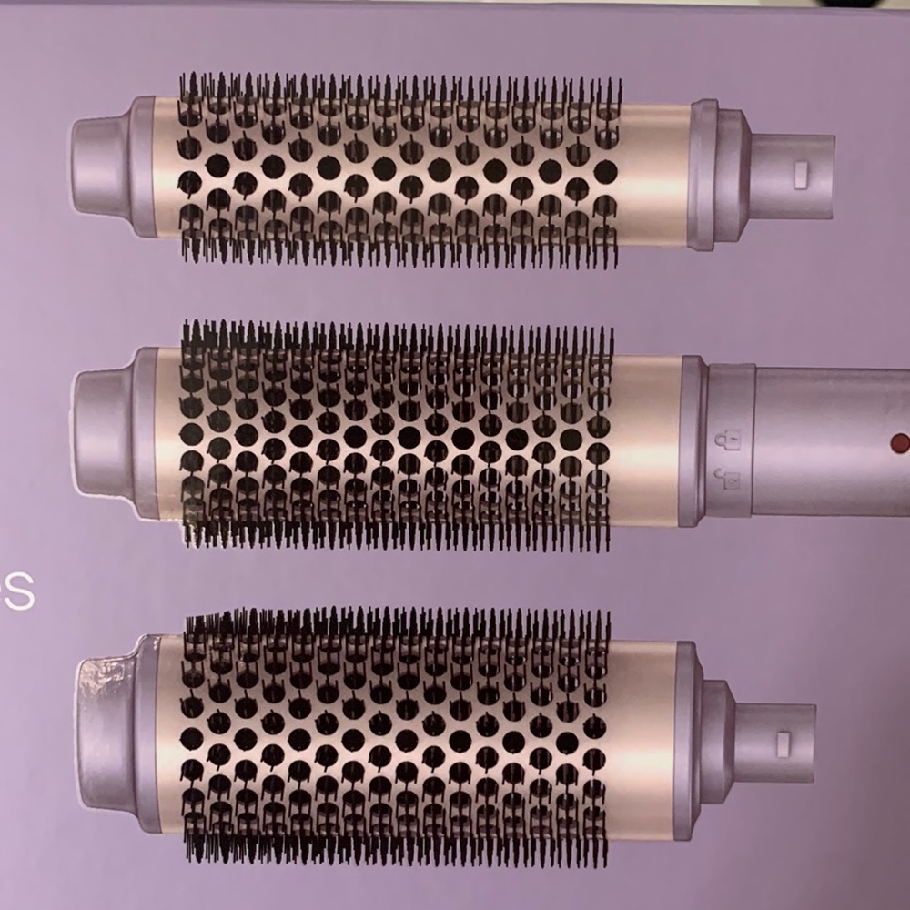 Monat Interchangeable thermal blowout brush 3 sizes. NEW in box!